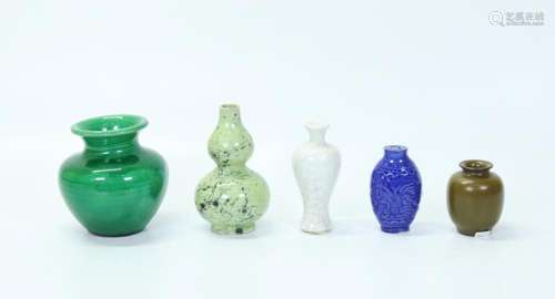3 Chinese Porcelain Miniatures, Snuff & Green Vase