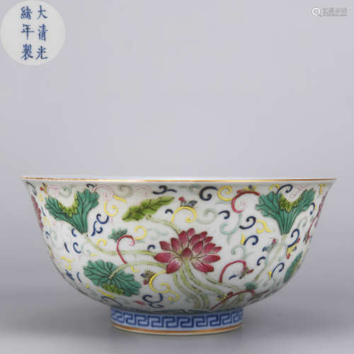 A INNER BLUE AND WHITE OUTER FAMILLE ROSE FLOWER BOWL