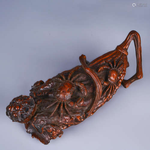 A BOXWOOD LOTUS AND CRAB ORNAMENT
