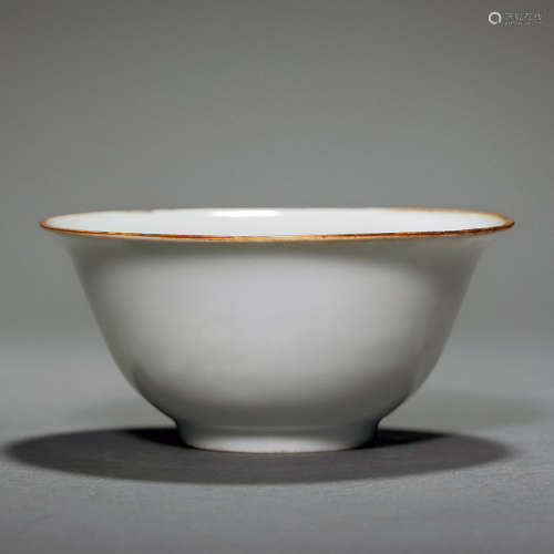 明中期 青白釉模印龙纹碗