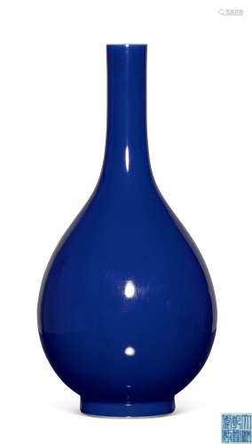 清乾隆 霁蓝釉胆瓶