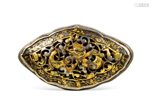 18世纪 银镶铁、鋄金龙纹带扣