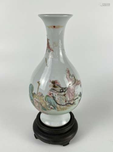 A famille rose pointed vase, YongZheng Pr.