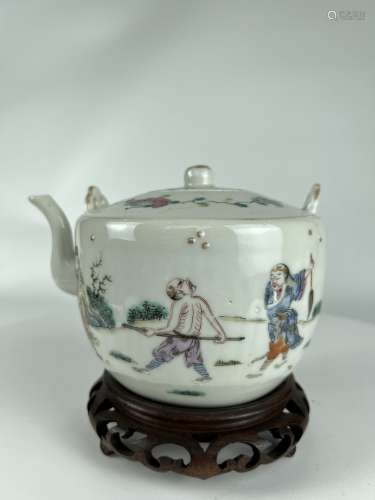 A famille rose teapot, Qing Dynasty Pr.
