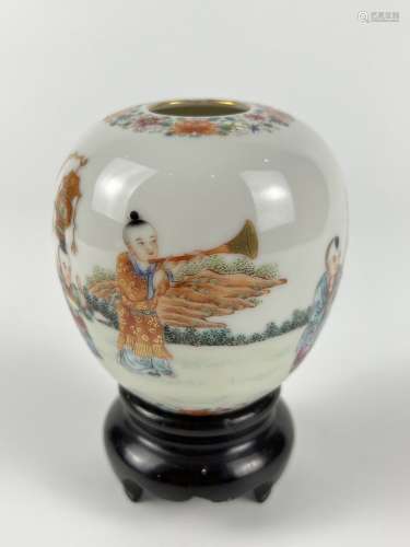 A miniature water pot, Qing Dynasty Pr.