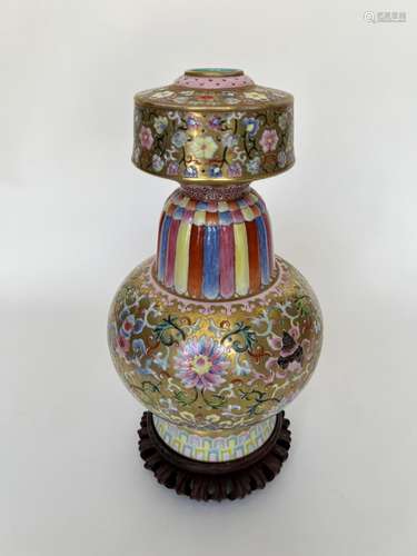 A buddaism gilt famille rose vase, QianLong Pr.