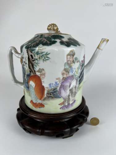 A large famille rose teapot, Qing Dynasty Pr.