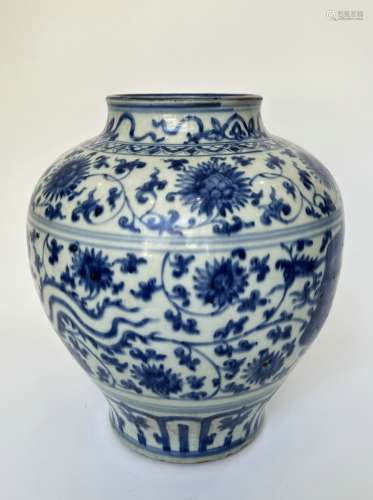 A blue&white jar, Ming Dynasty Pr.