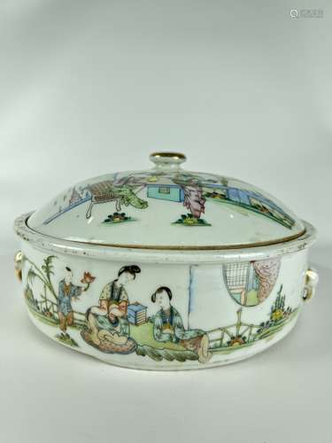 A famille rose cover pot, Qing Dynasty Pr.