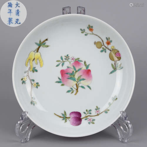 A CARMINE RED FAMILLE ROSE FLOWER AND FRUIT PATTERN PLATE