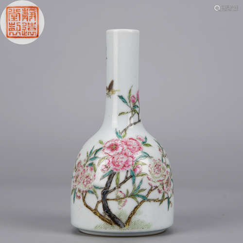 A FAMILLE ROSE FLOWER AND BUTTERFLY PATTERN BELL-SHAPED ZUN