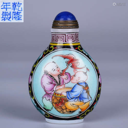A COLOURED BABY SNUFF BOTTLE MADE