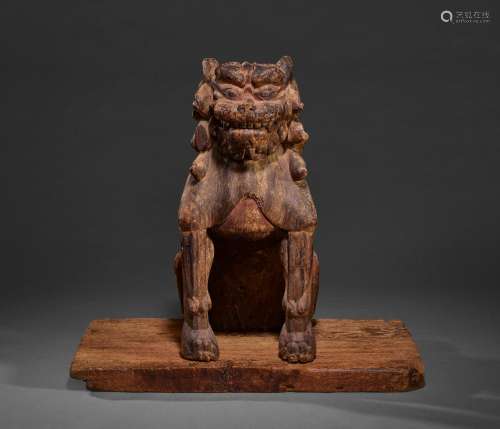 A WOOD SCULPTURE OF KOMAINU (LION-DOG) LATE KAMAKURA-EARLY N...