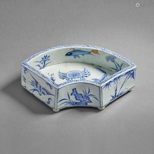 A BLUE-AND-WHITE FAN-SHAPED RIMED TRAY JOSEON DYNASTY (19TH ...