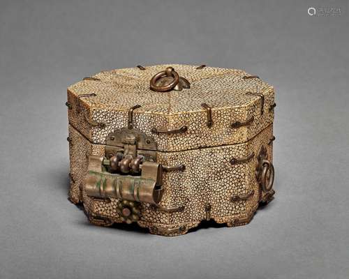 A WOOD OCTAGONAL SEAL BOX COVERED IN SHAGREEN JOSEON PERIOD ...