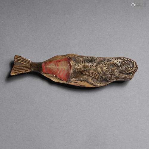 A LACQUER SCULPTURE (NETSUKE) OF A DESSICATED FISHEDO PERIOD...