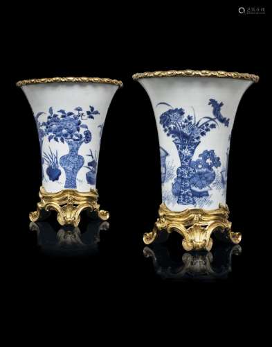 A PAIR OF LOUIS XV ORMOLU-MOUNTED CHINESE BLUE AND WHITE POR...