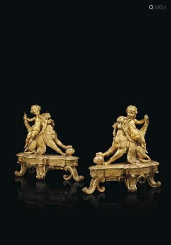 A PAIR OF FRENCH ORMOLU CHENETS.19TH CENTURY