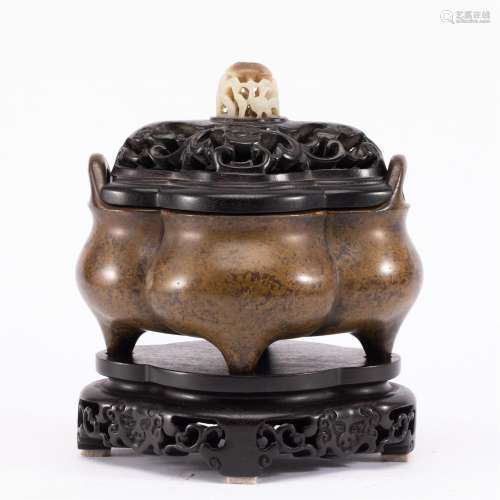 A CHINESE BRONZE CENSER ORNAMENTS