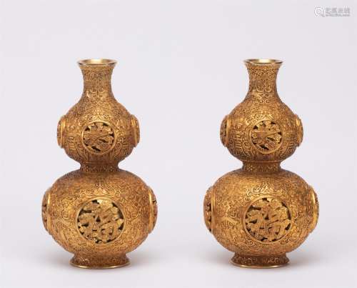 A CHINESE GILT BRONZE ORNAMENTS