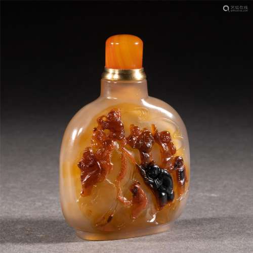 A CHINESE SNUFF BOTTLE