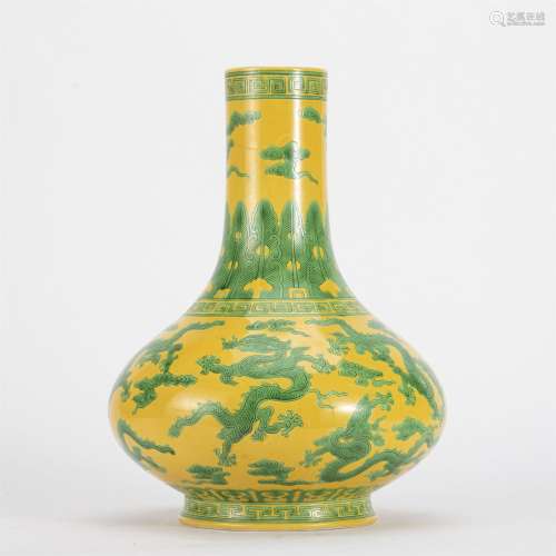 A CHINESE YELLOW GLAZE GREN DRAGON VASE