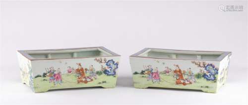 A PAIR OF CHINESE COLORFUL GLAZE PORCELAIN FLOWERPOTS