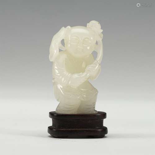 A CHINESE WHITE JADE FIGURE ORNAMENTS