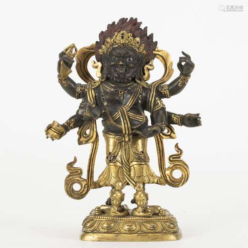 A CHINESE GILT BRONZE FIGURE OF BUDDHA STATUE