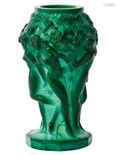 AN ART DECO BOHEMIAN MALACHITE GLASS VASE