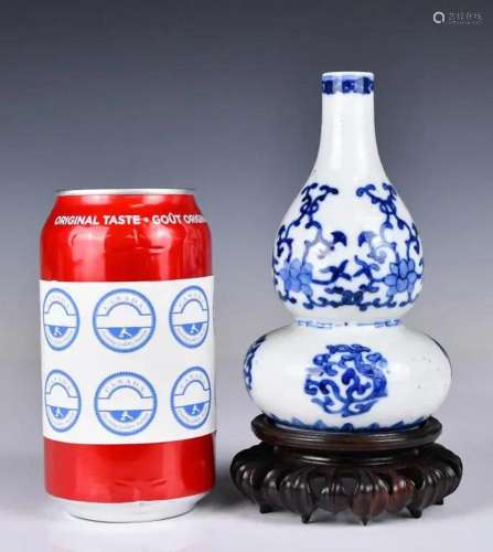 A Blue & White Double Gourd Vase w/Stand Qianlong