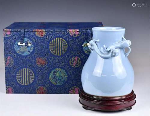A Blue Glazed Dragon Vase w/Stand & Box Qing