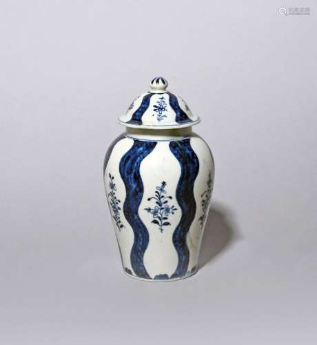 A Lowestoft blue and white tea canister and cover c.1785, of...