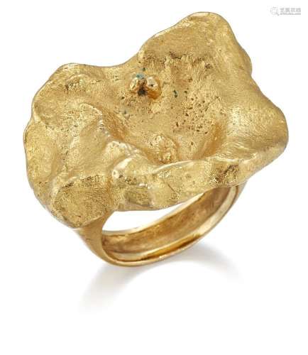 A gold ring, of free form abstract design, ring size approxi...