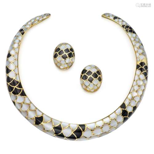 Angela Cummings . Gold, Mother-of-Pearl and Black Jade Neckl...