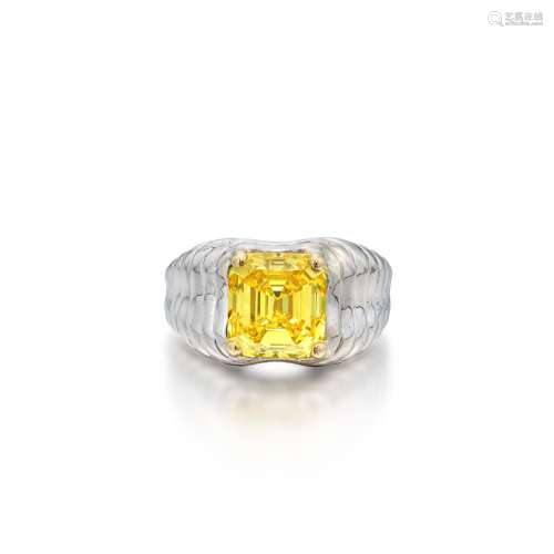 Graff . Fancy Vivid Yellow Diamond Ring.