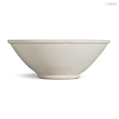 A rare and large 'Xing' conical bowl, Tang dynasty / Five Dy...