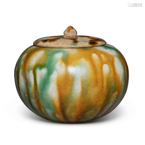 A sancai-glazed pottery pot and cover, Tang dynasty | 唐 三彩...