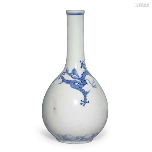 A blue and white 'dragon' bottle vase, Qing dynasty, Kangxi ...
