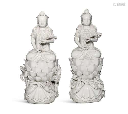 A pair of 'Dehua' figures of Guanyin, Late Qing dynasty / Re...