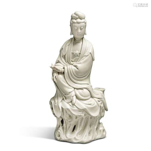 A 'Dehua' seated figure of Guanyin, 17th / 18th century | 十...