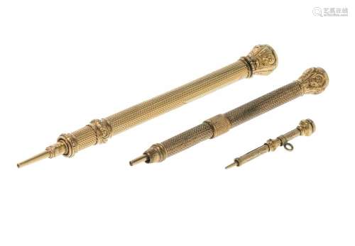 Set of three Victorian mechanical pencils in 9kt yellow gold...