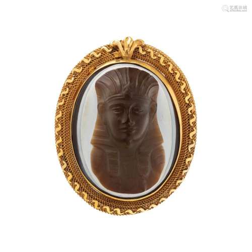 ANTIQUE, YELLOW GOLD AND AGATE CAMEO PENDANT/BROOCH