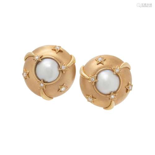 CHANEL, YELLOW GOLD, CULTURED MABE PEARL AND DIAMOND EARCLIP...