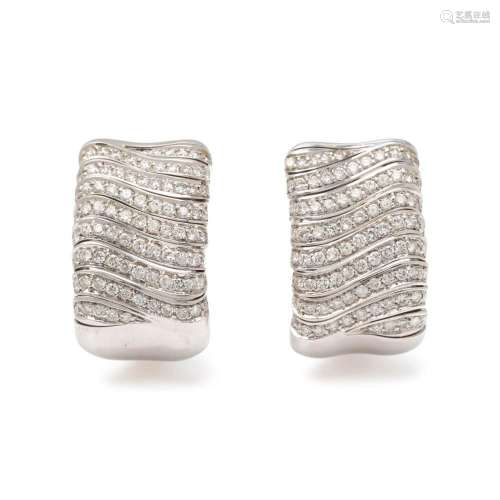 WHITE GOLD AND DIAMOND EARCLIPS