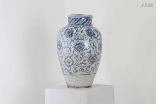 A Safavid-style vase,