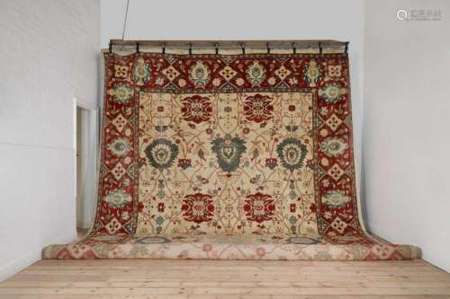 A large Ziegler Sultanabad wool carpet,