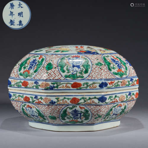 A Wucai box and cover,Ming dynasty,Wanli Period