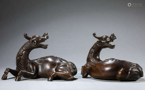 A pair of chenxiangmu 'auspicious animal' ,Qing dynasty