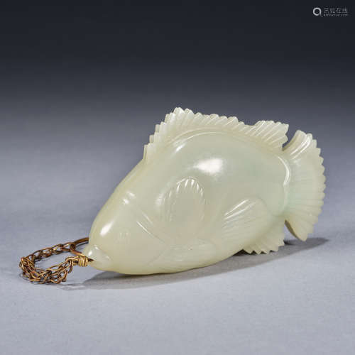 A white jade fish-shaped box and chained,Liao dynasty